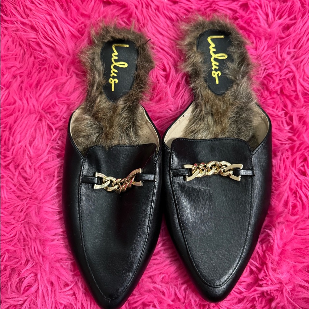Lulu's Black and Gold Mules with Chain Accent -‎ size 9